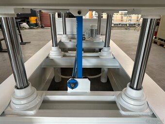 Prasa do forniru KOLMAG 3000x1300 mm - BRNO / CZ - 10