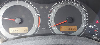 Toyota Auris LIFT 1,4D-4D 90KM 2011r NAVI Klimatronik zarej. - 10