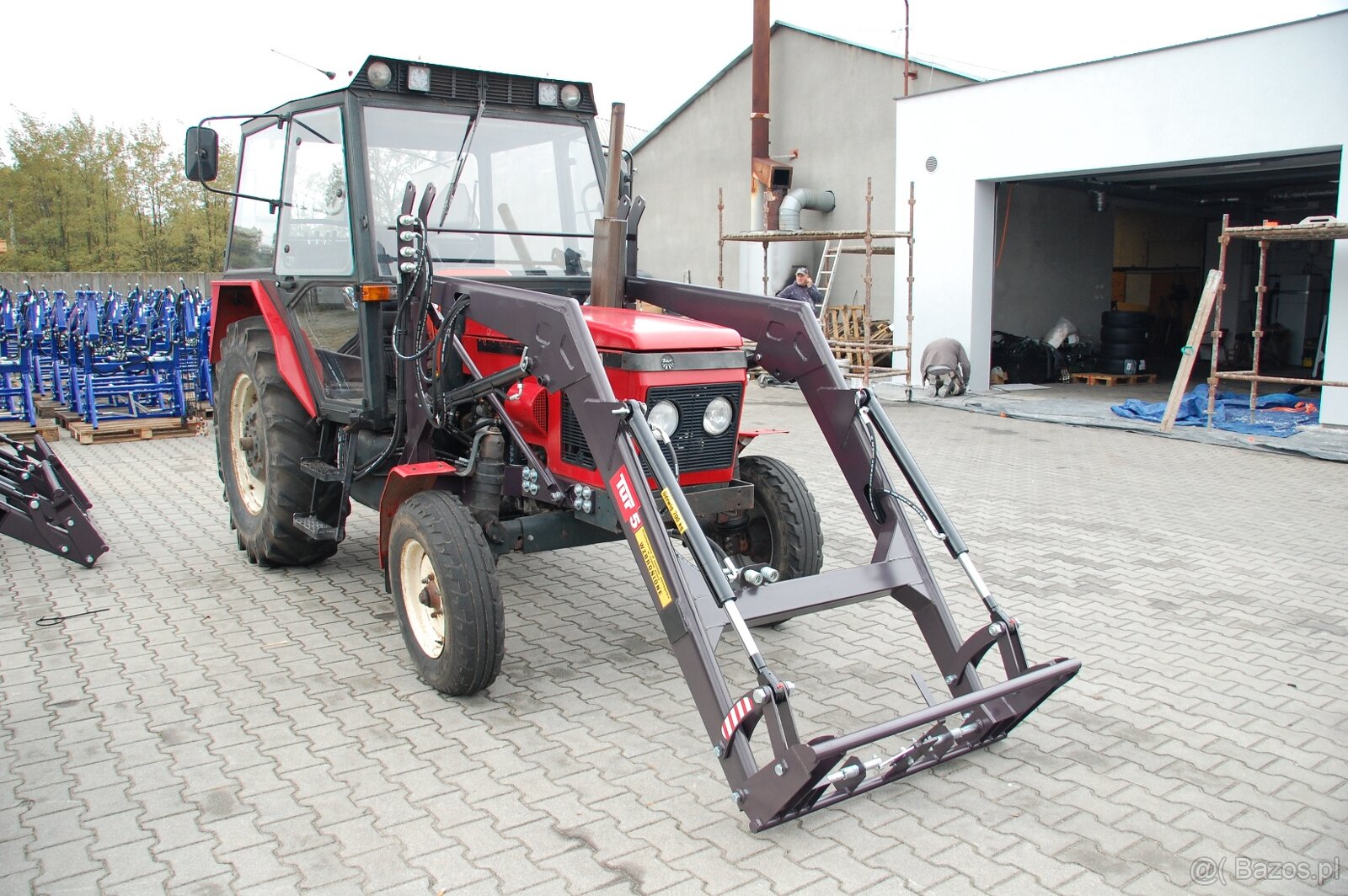 Ładowacz czołowy do Zetora z euroramką – udźwig 700 kg, 24 m - 11