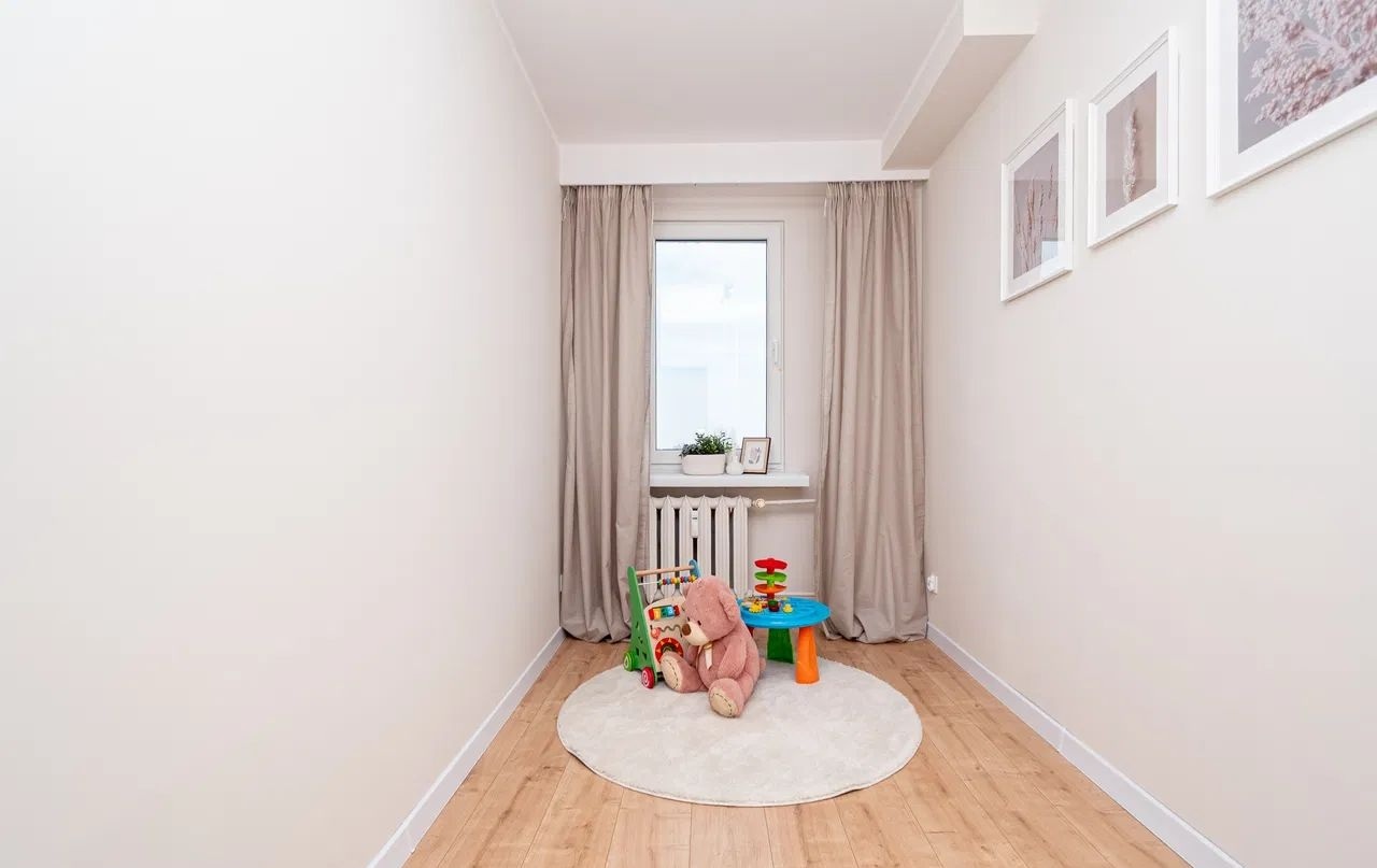 Mieszkanie o pow. 47.50m2, balkon, IV p., Os. Asnyka - 11