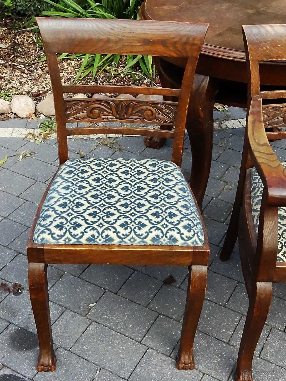 Stylowy zestaw mebli - stolik kawowy + 3 krzesła tapicerowan - 11