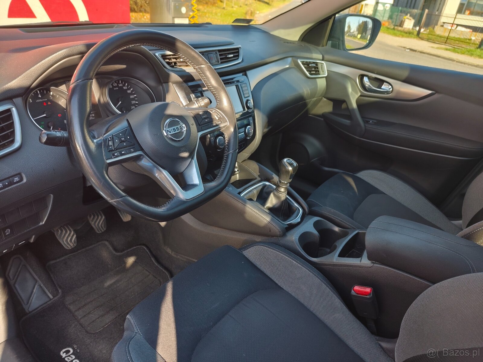 Sprzedam Nissan Qashqai 1.2DIG-CONNECTA 2017 - 11