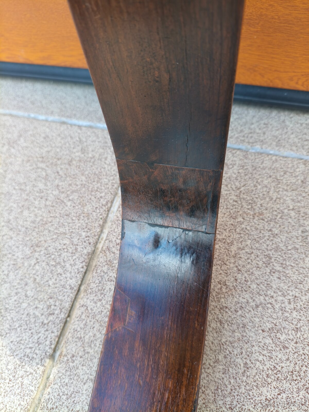 HALABALA H-168 katalogový stůl značen UP - 11