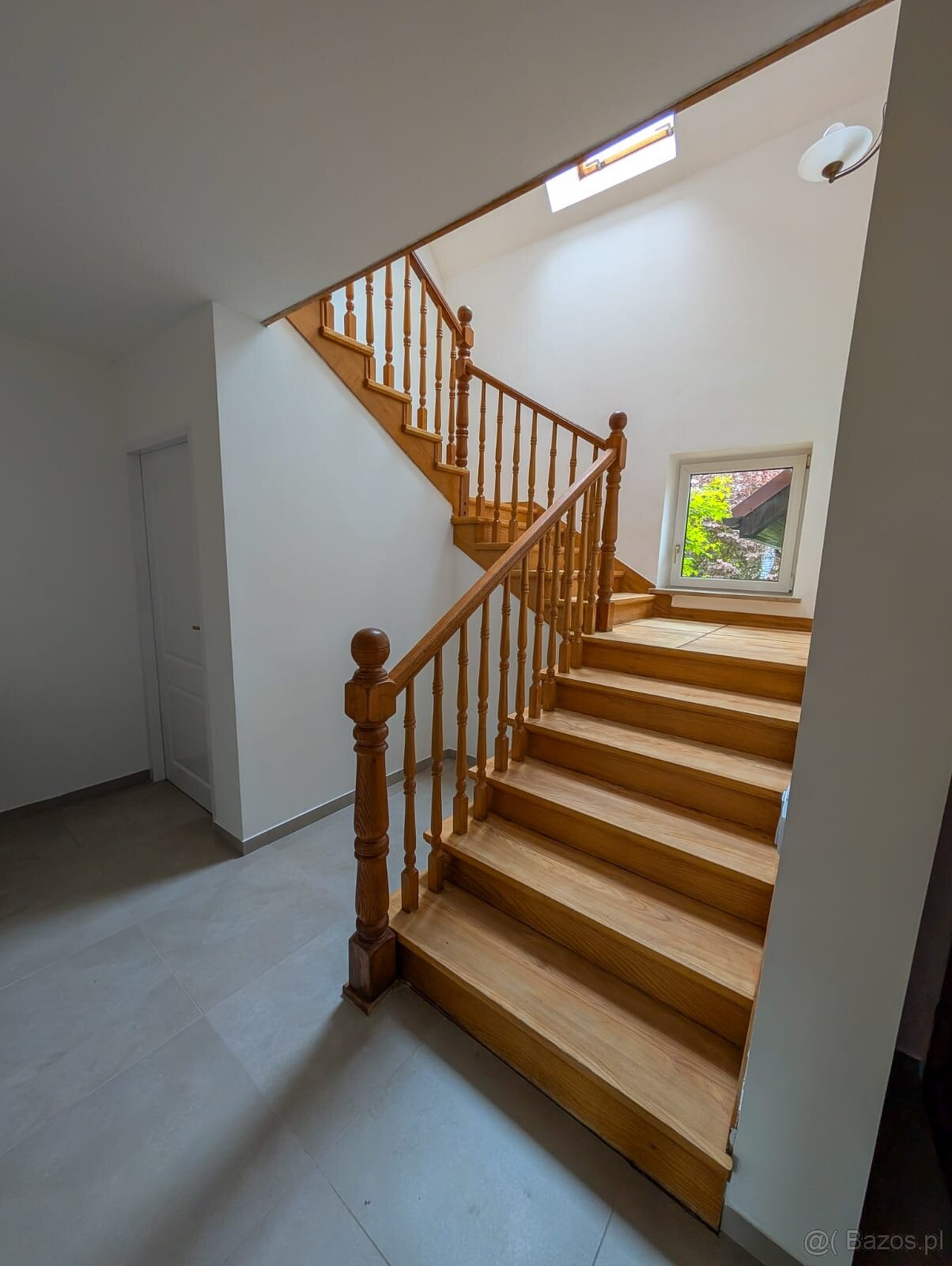 Komfortowy dom z 2 garażami i ogrodem Nowy Sącz - 11