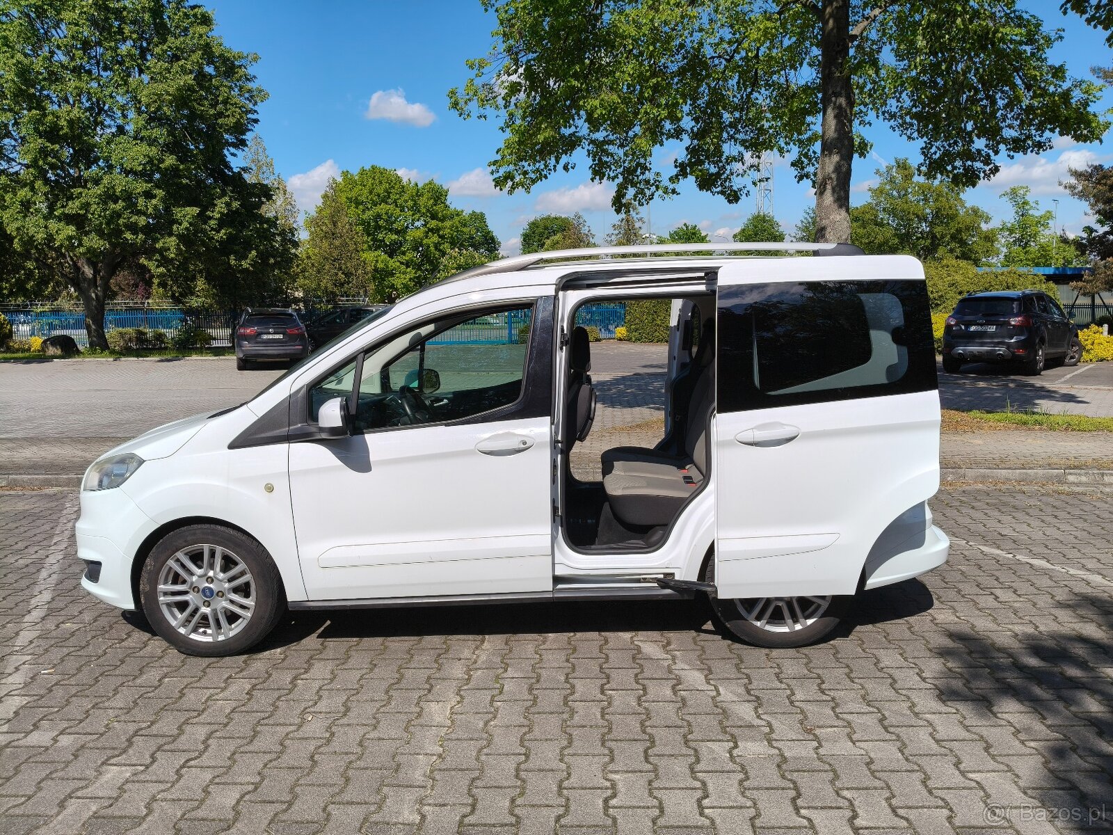 TOURNEO COURIER/ 1.0 Benzyna / 5 osobowy / BEZWYPADEK - 11