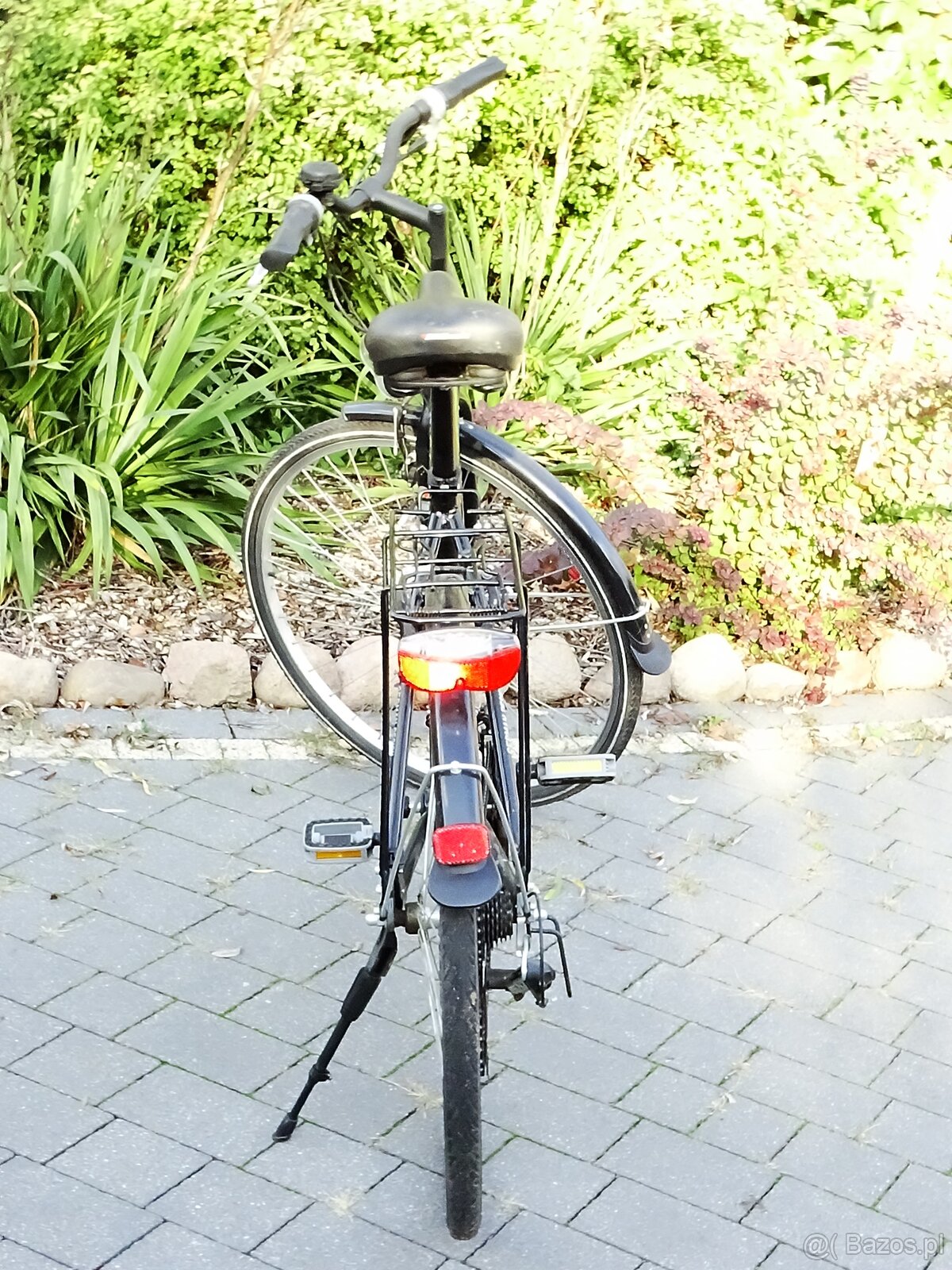 Klasyczny niemiecki rower miejski MIFA z prostą ramą, bagażn - 11
