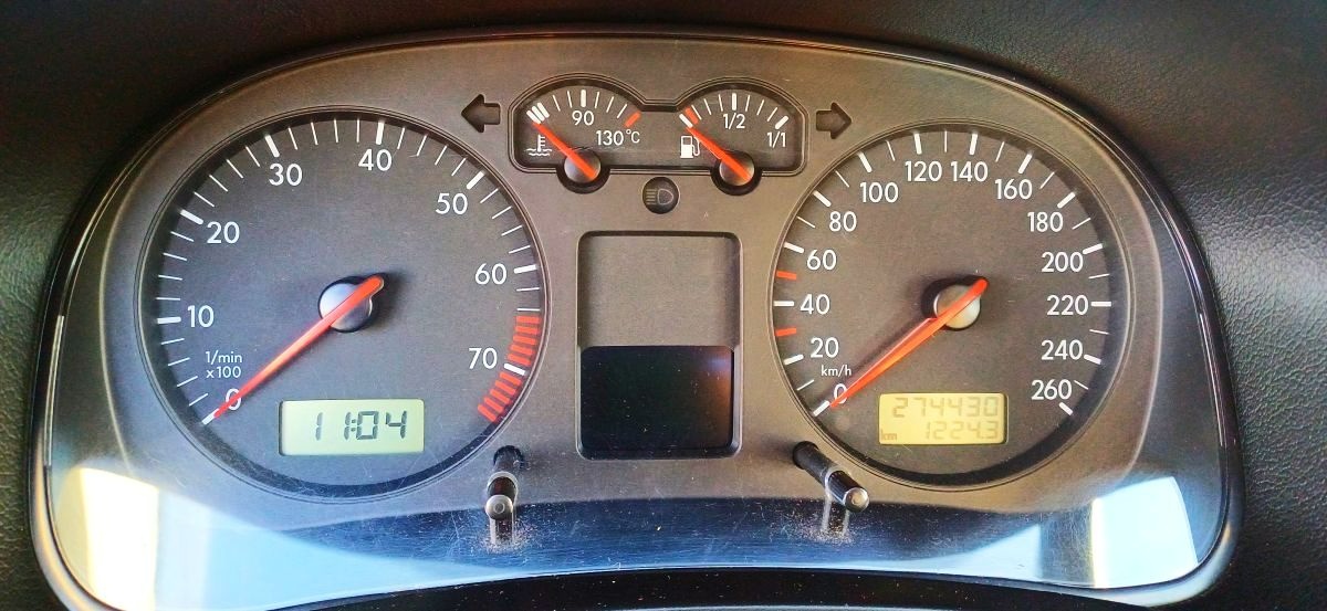 VW Bora, rok 1999, 1,6 benzyna, sedan, stan b.dobry - 11