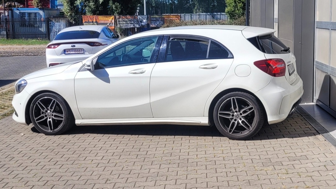 Mercedes Benz A-klasa 180d 7G-DCT AMG Line Przebieg 43ty m - 11