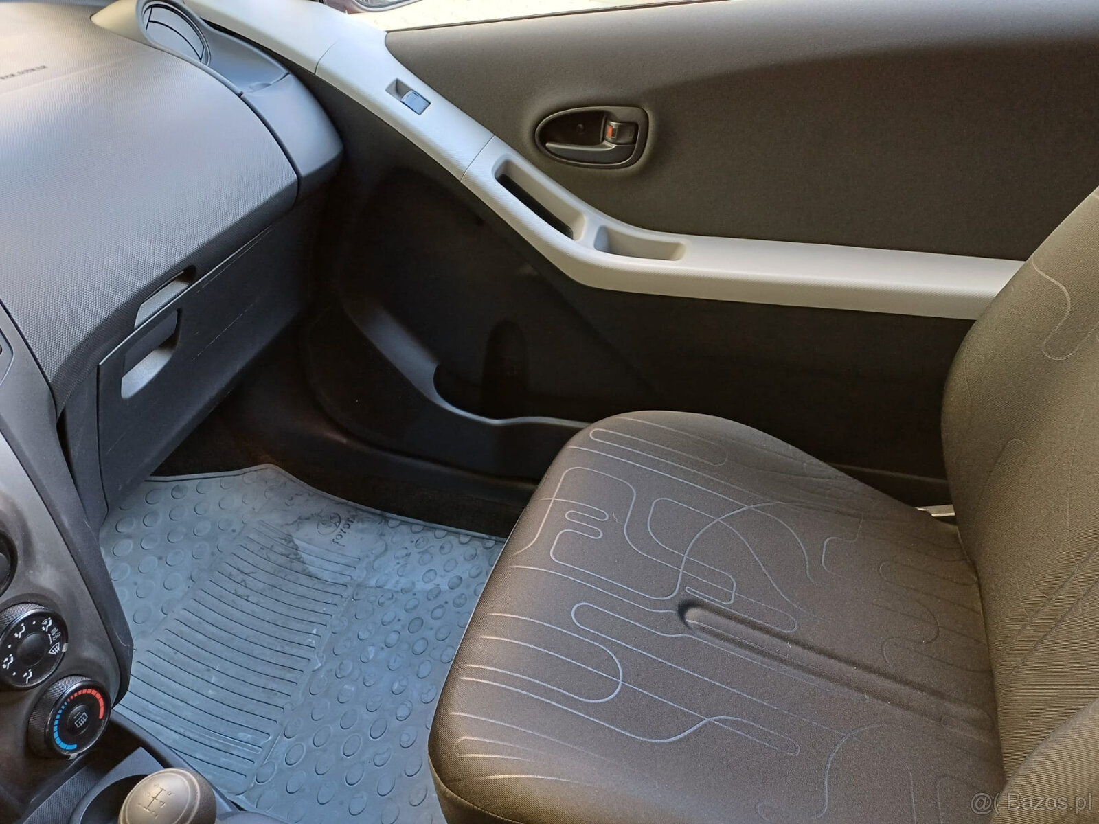 Toyota Yaris 1,0 - 11