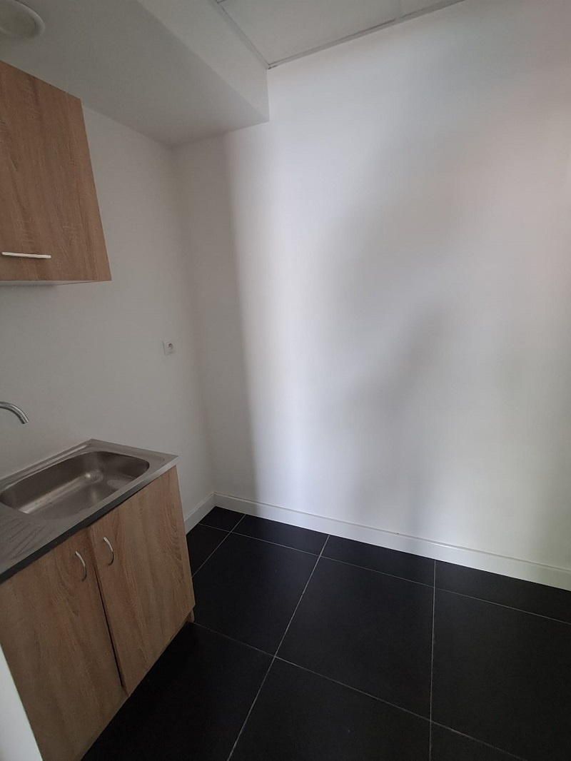 Lokal usługowy 80m² – parter z witryną, ul. Górnośląska - 11
