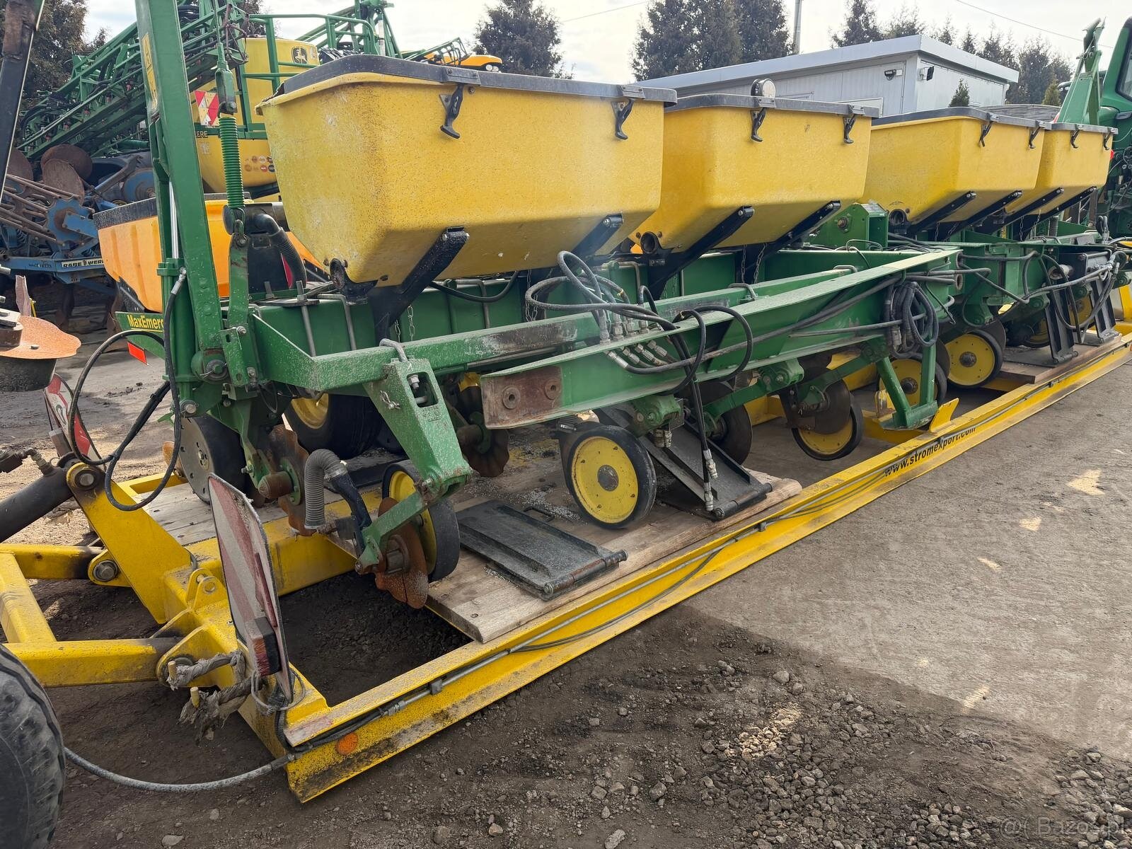 Siewnik do kukurydzy John deere 8rzedowy cena 39900zl - 11
