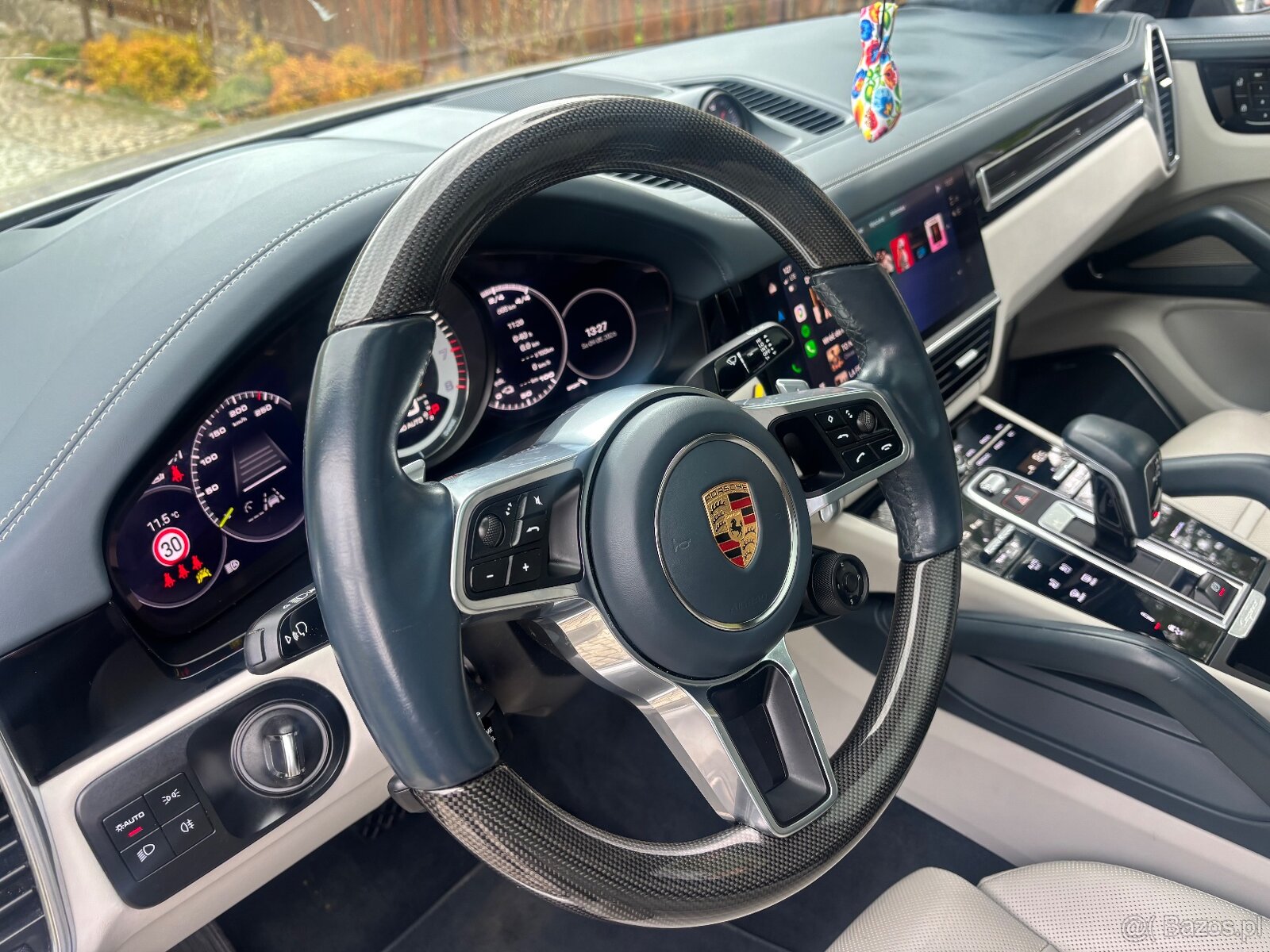 Porsche cayenne - 11