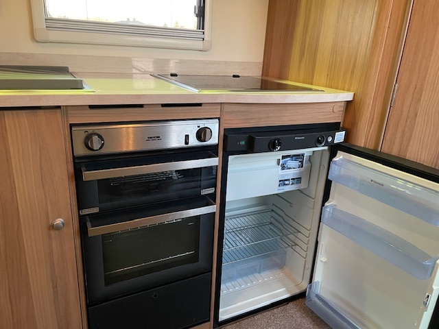 Sprzedam przyczepę kempingową całoroczną Bailey Unicorn Sev - 11