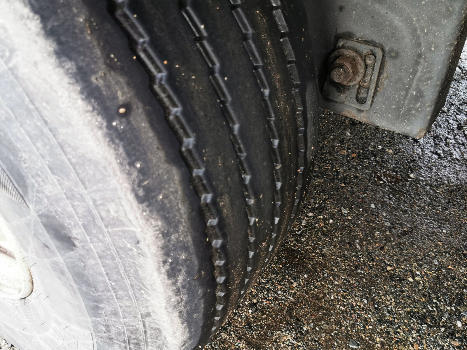 Sprzedam naczepę skrzyniową KRONE SD - USZKODZONĄ - 11