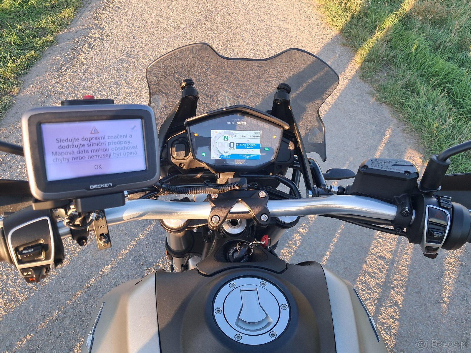 Moto Guzzi V 85 TT abs - 11