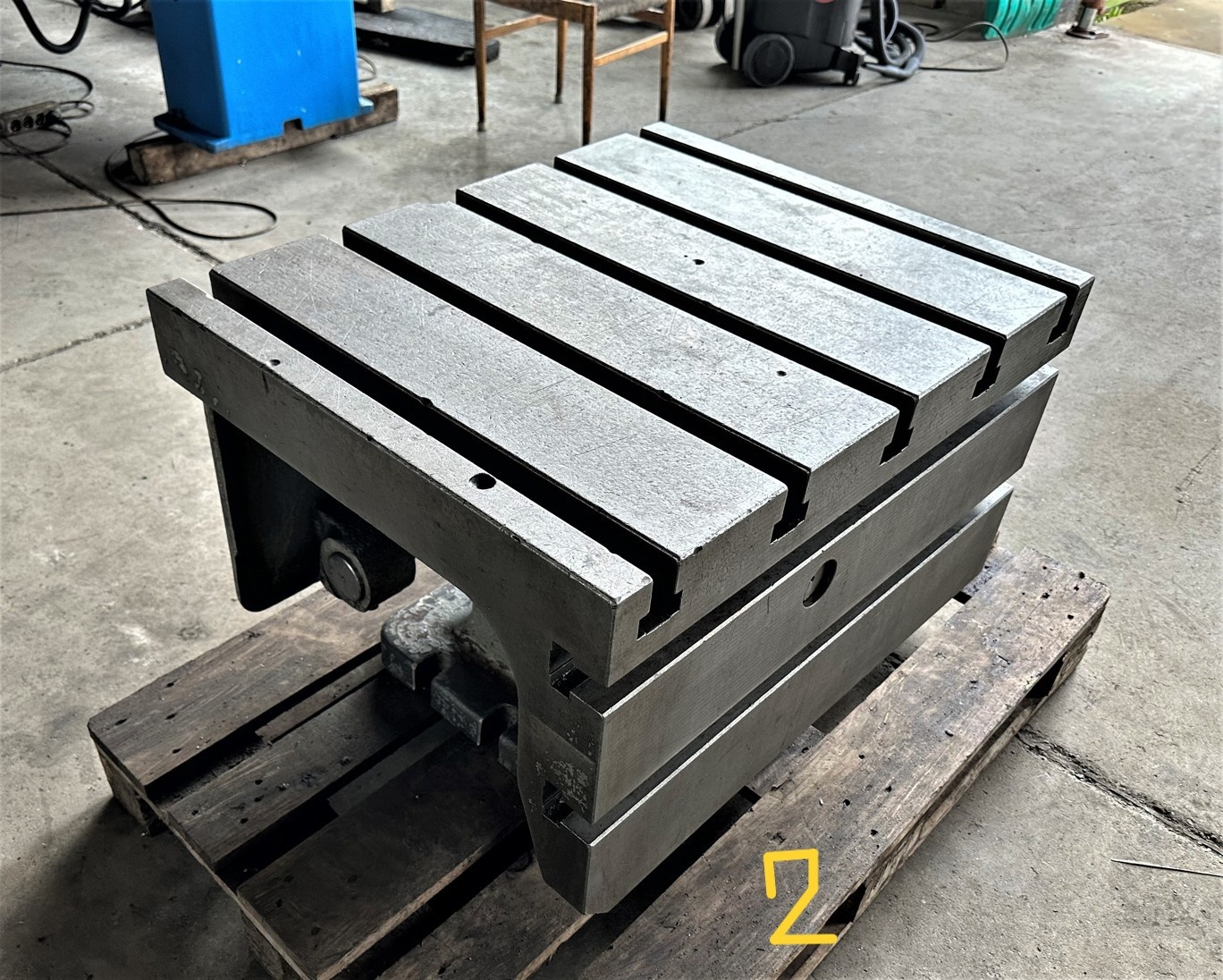 Kątowniki żeliwne, płyty mocujące, kostki - 11