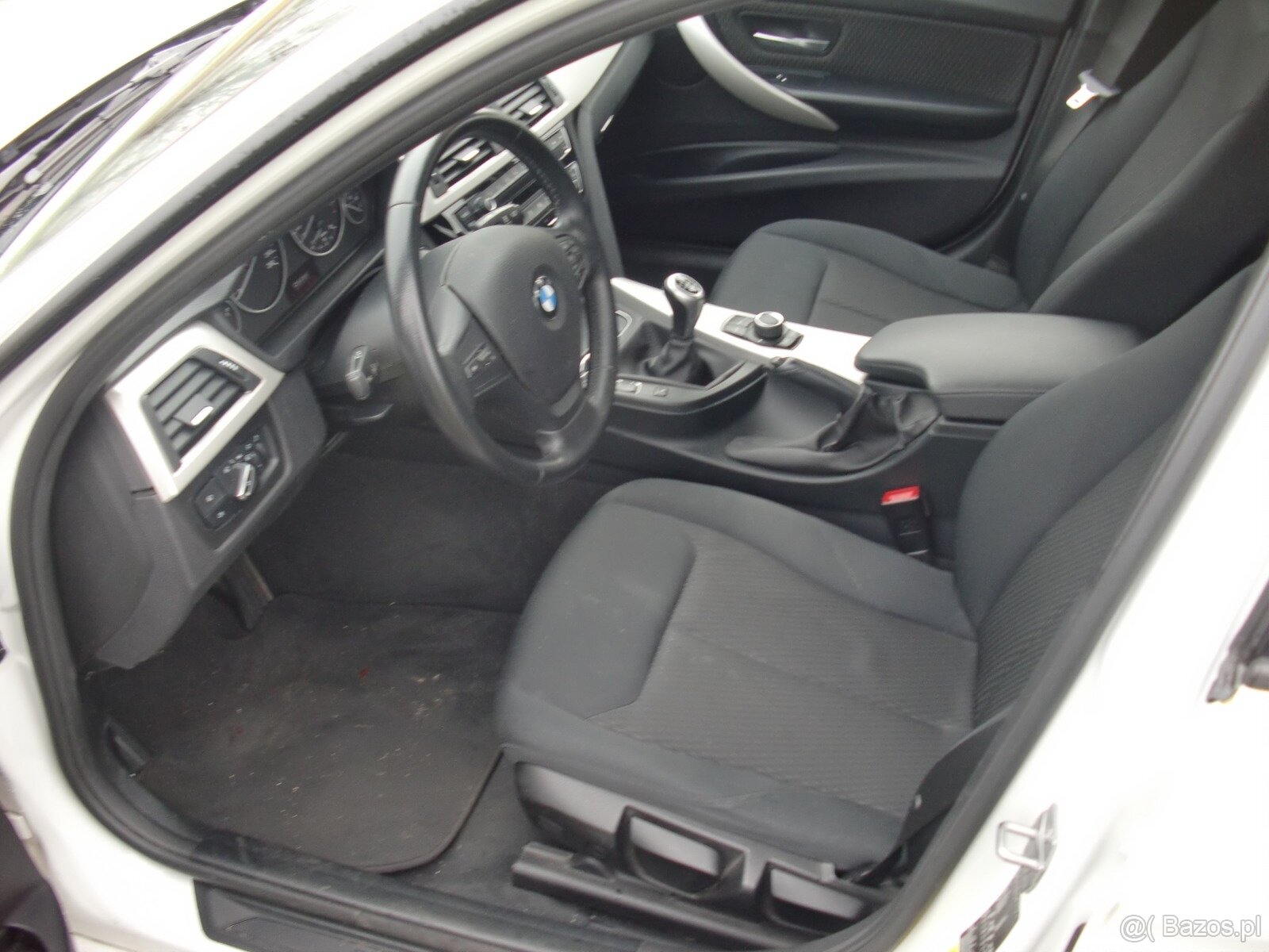 Sprzedam BMW 318i, 100kw, 10/2016, 226000km. - 11