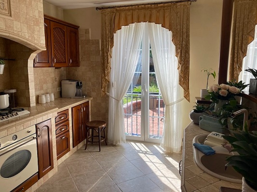 Dom o powierzchni 241m2, działka 6315m2, 4 km od Kalisza - 11