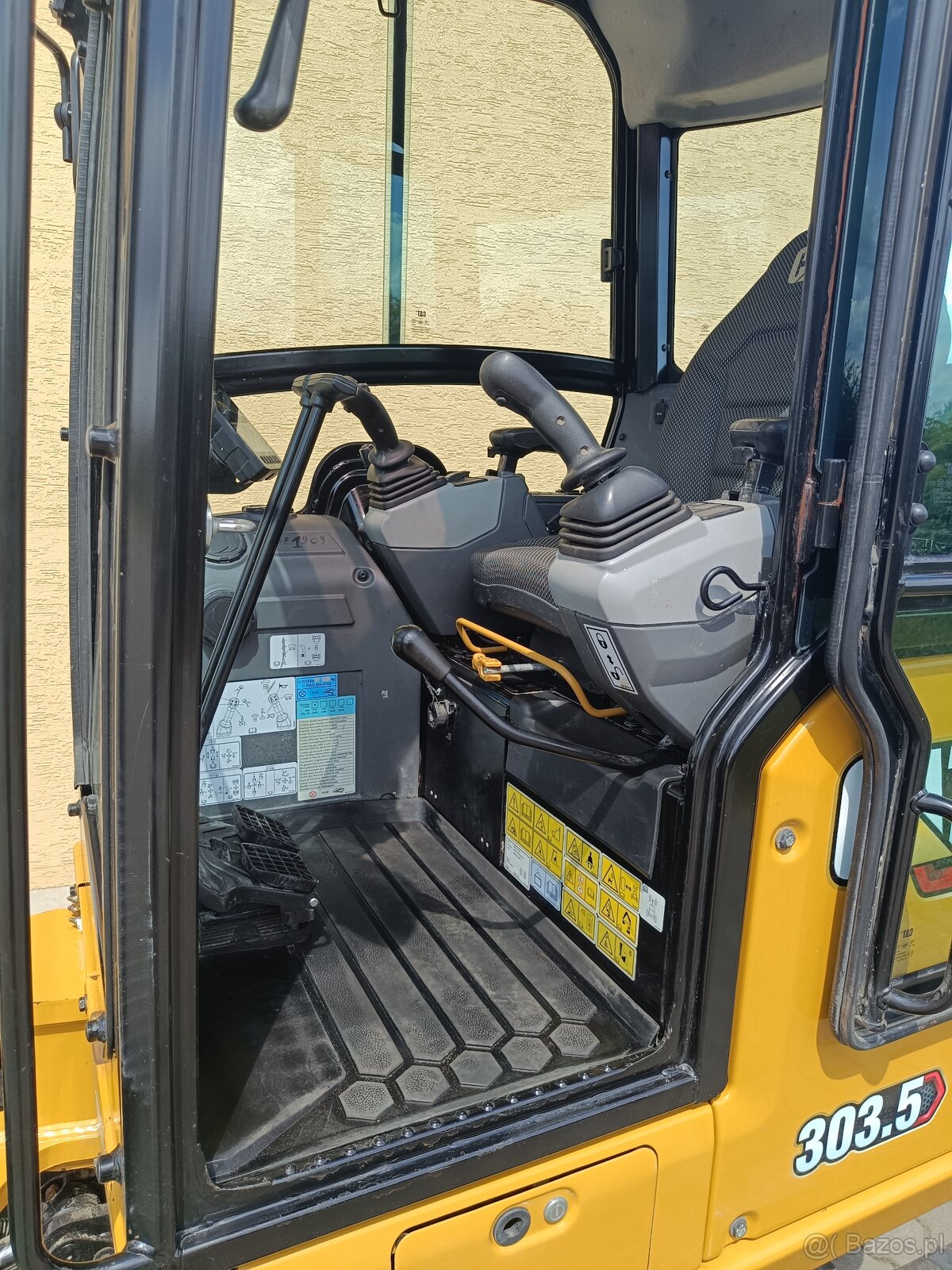 Minikoparka CAT 303.5 CR 07A - rok 2022 - klimatyzacja - 11