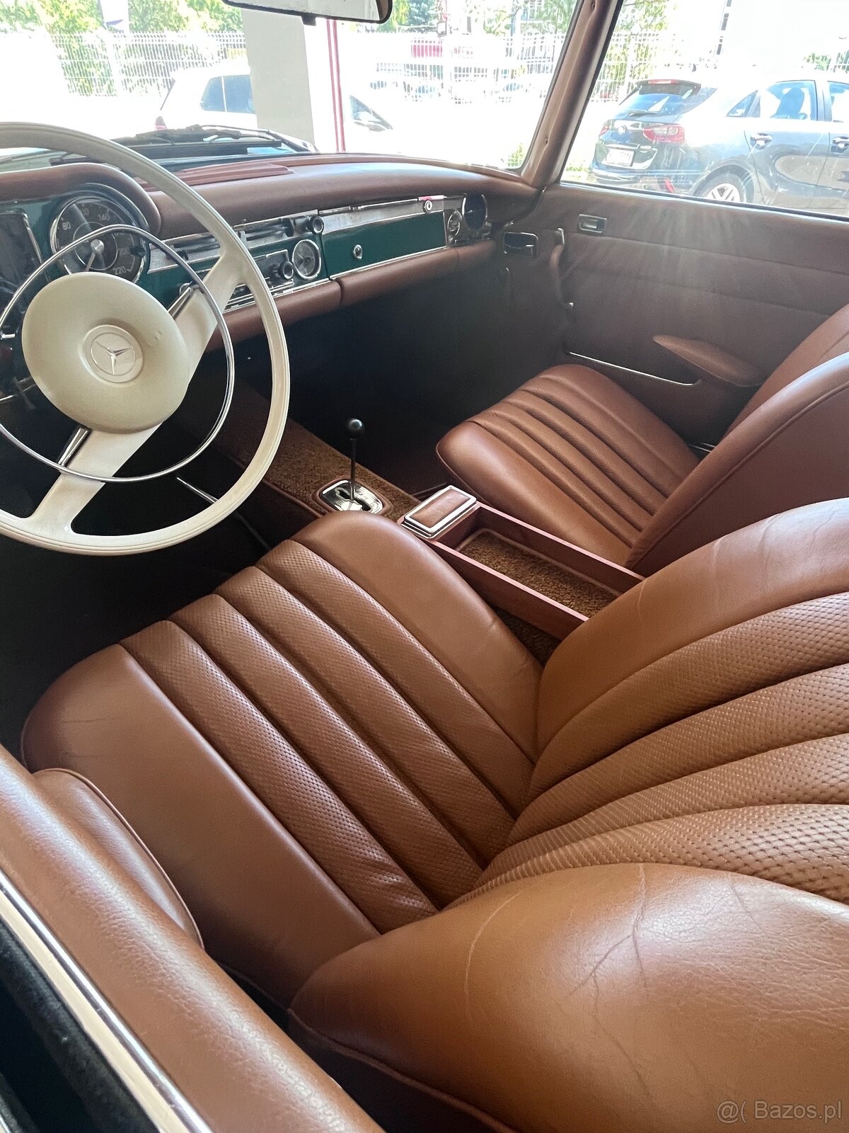 Mercedes Benz W113 280SL Pagoda - 11