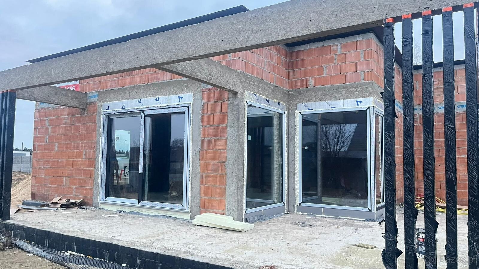 Nowoczesny dom parterowy – stan surowy zamknięty,Zagorzyn, - 11