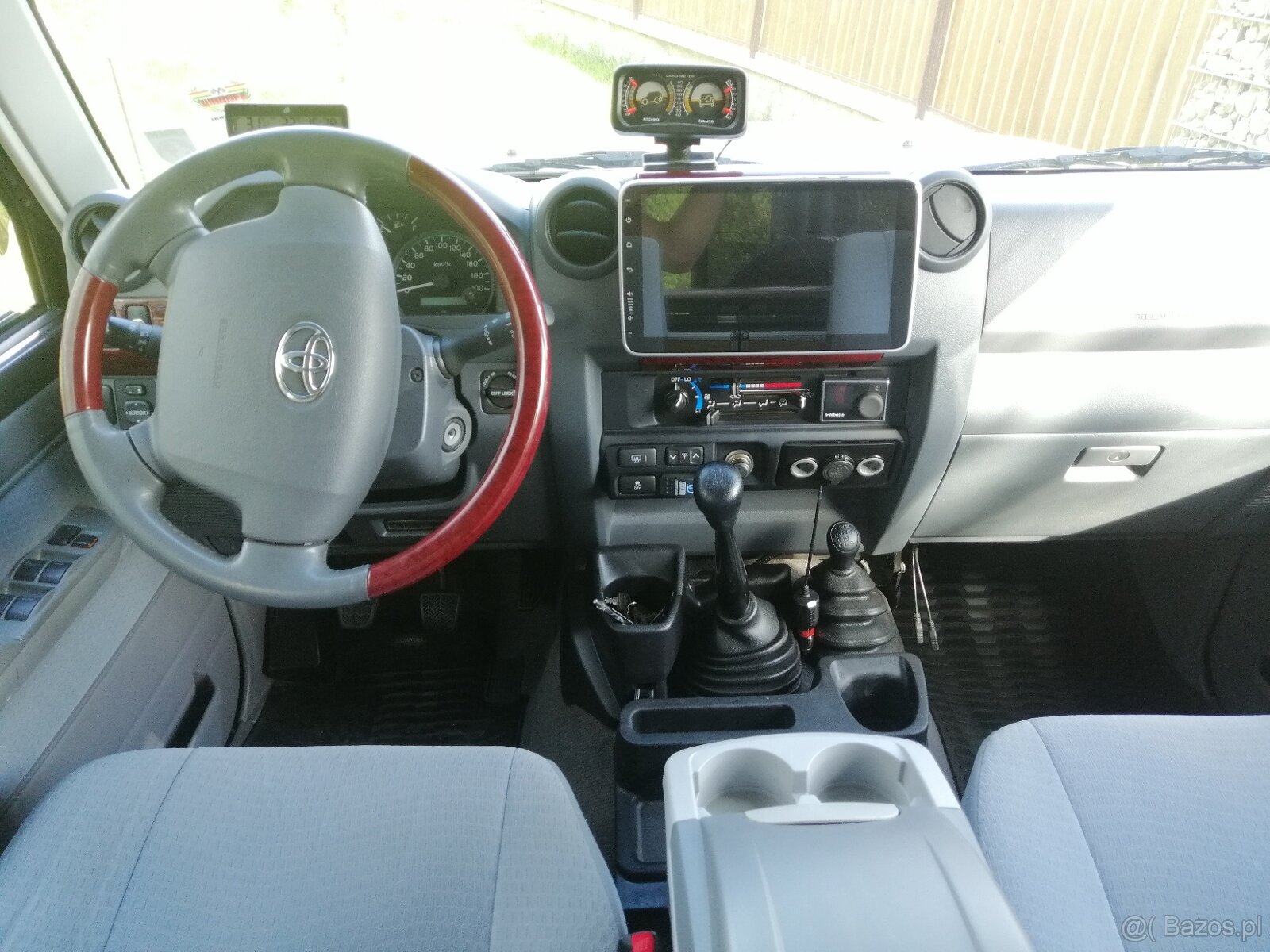 Toyota Land Cruiser - 11