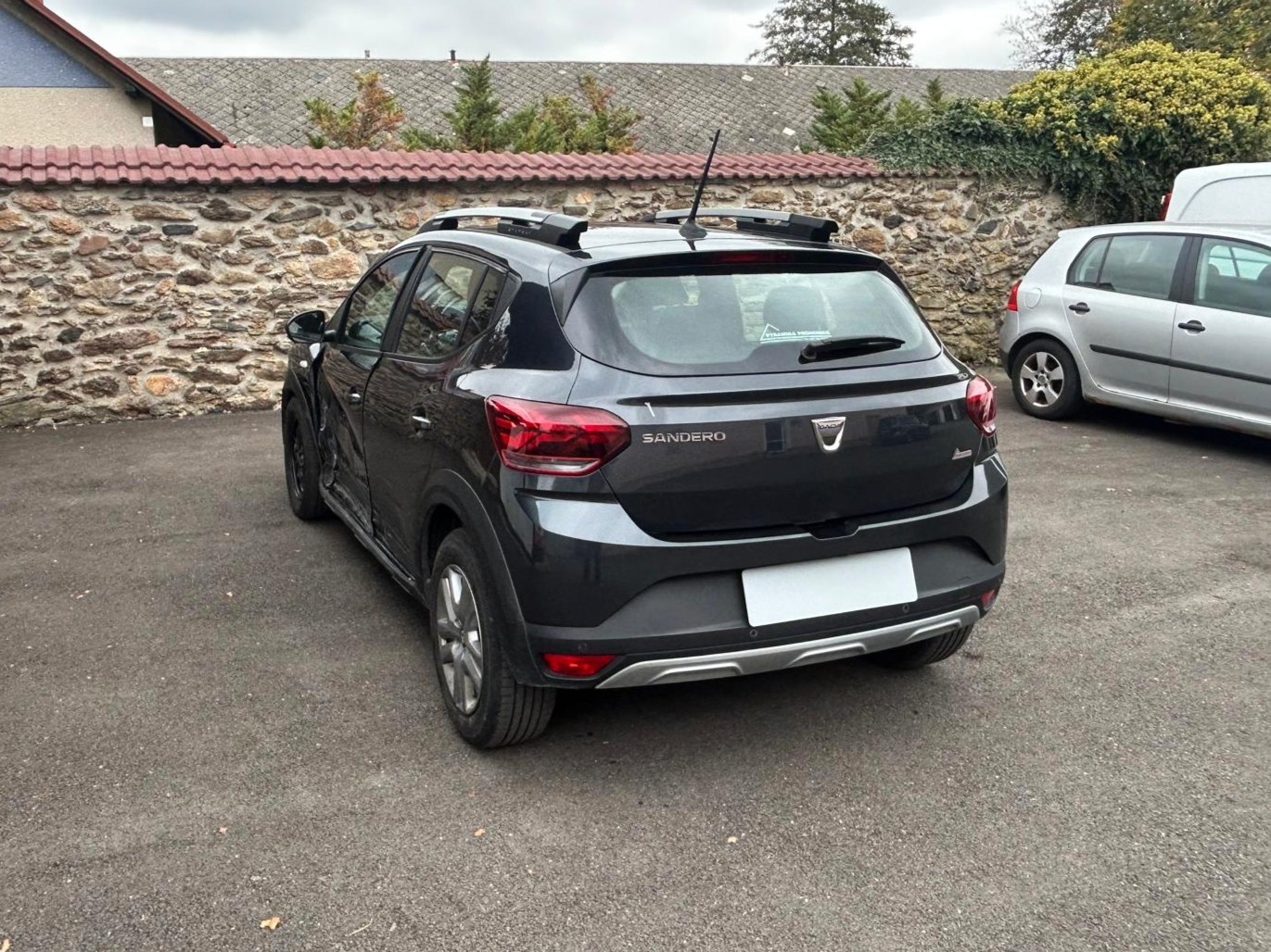 Dacia Sandero 1.0 TCi Stepway automat - 11