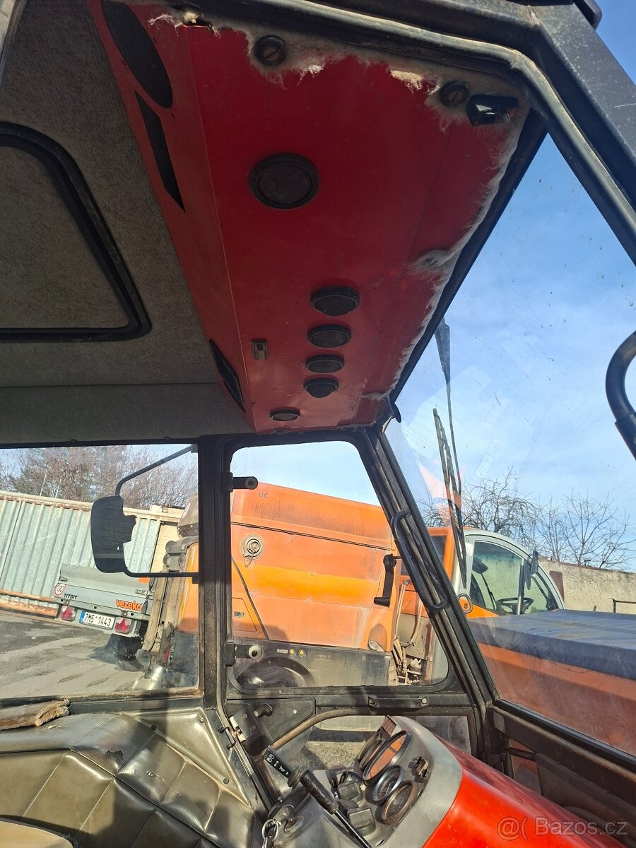 Kabina Zetor seria 3 - 11