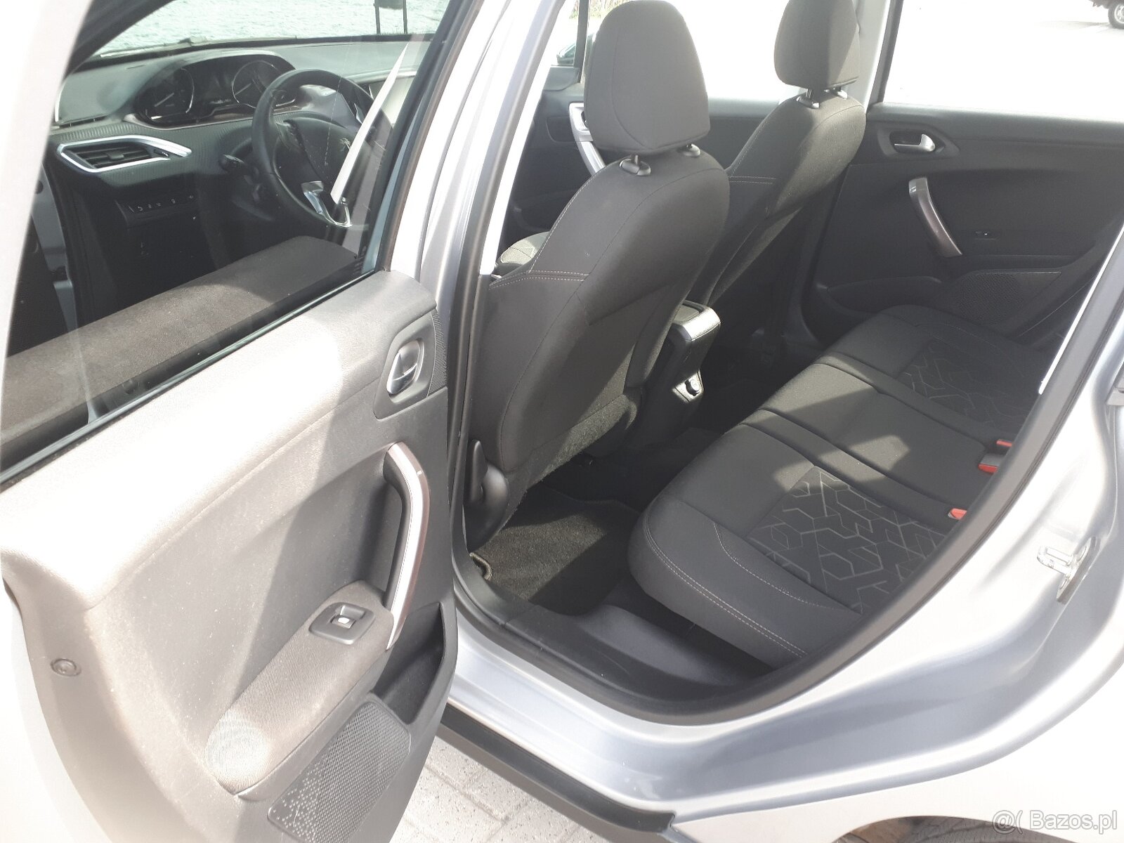 PEUGEOT 1.2 110KM benzyna - 11