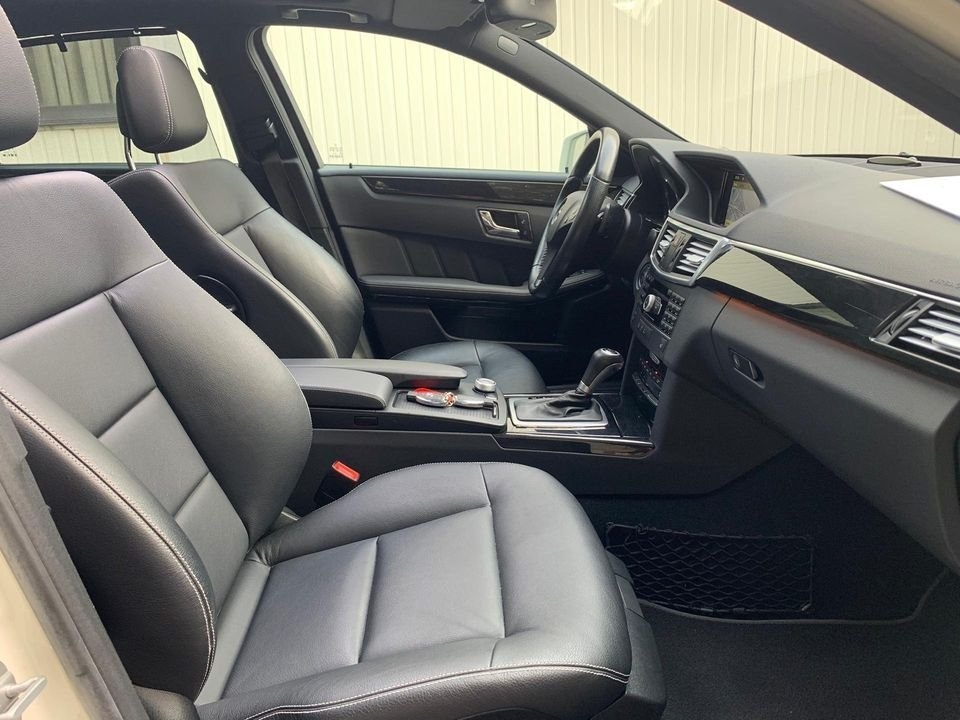 2011 Mercedes-Benz E 220 Avantgarde AMG Package - 11