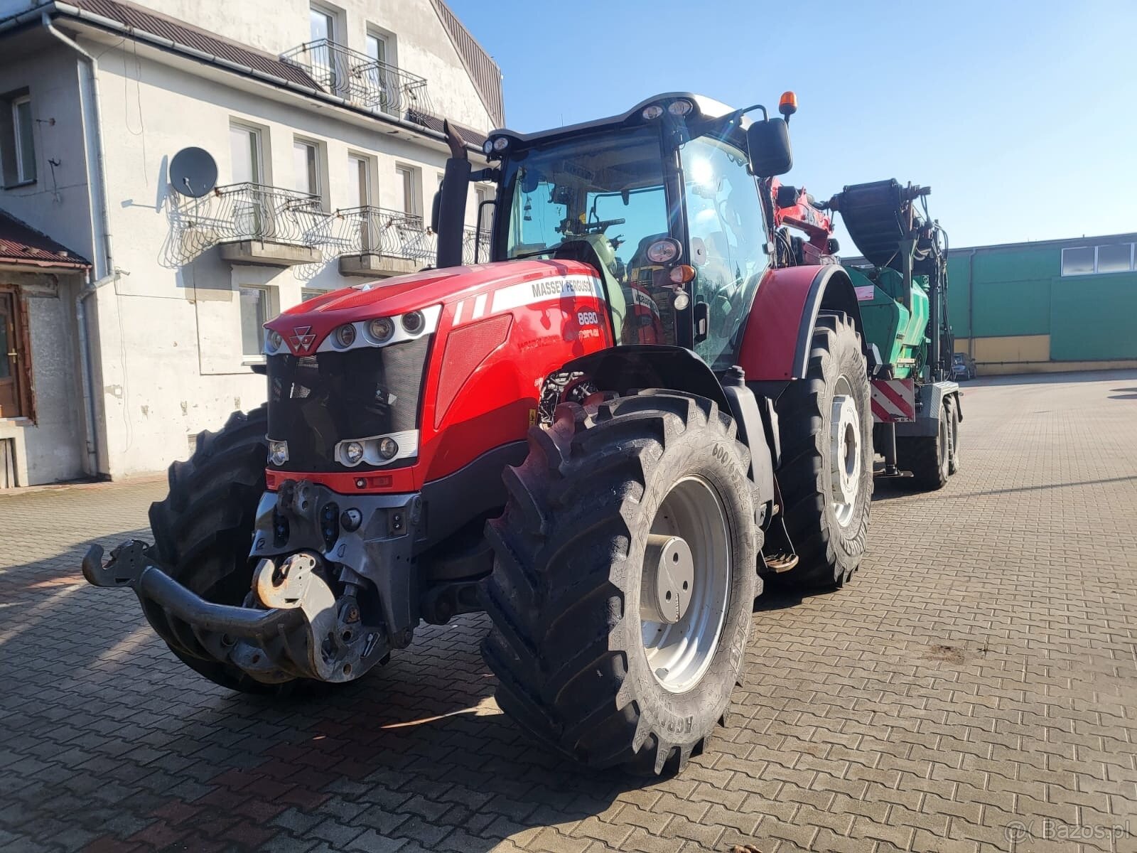 Rębak Jenz 582 z Ciągnikiem Massey Ferguson 8680 - 11