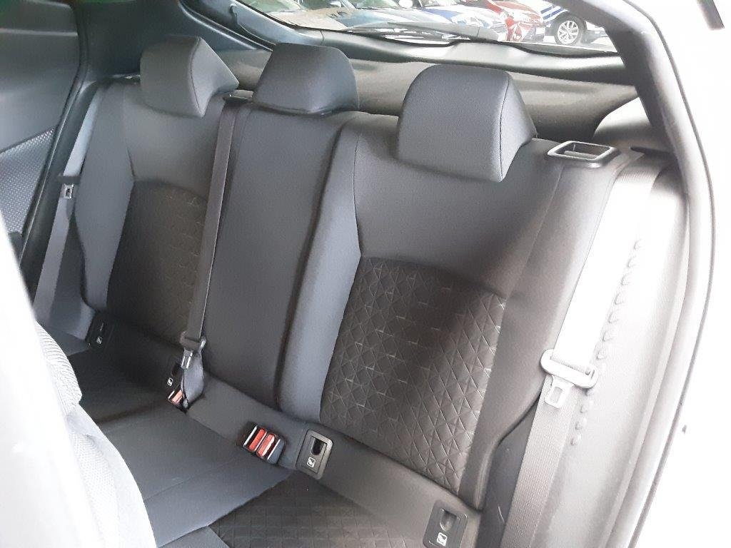 2020 Toyota C-HR 1.8 Dynamic Hybrid - 11