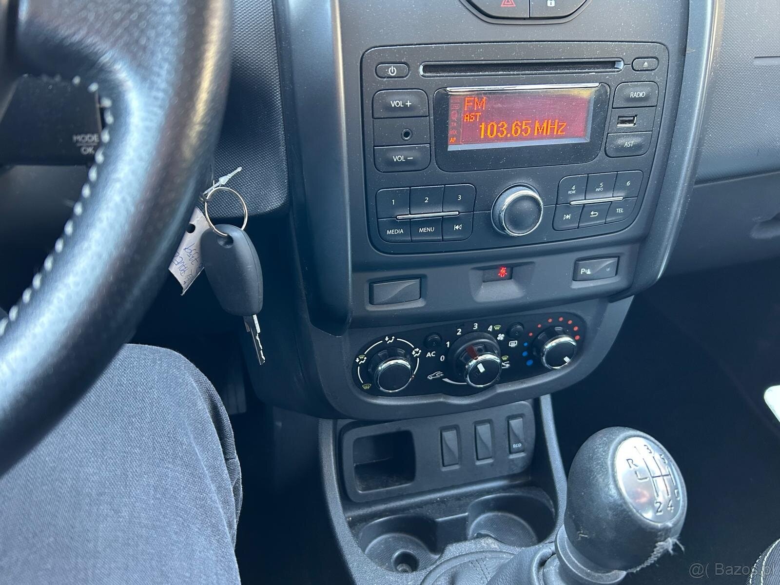 Dacia Duster 1.5 dCi 80 kW - 11