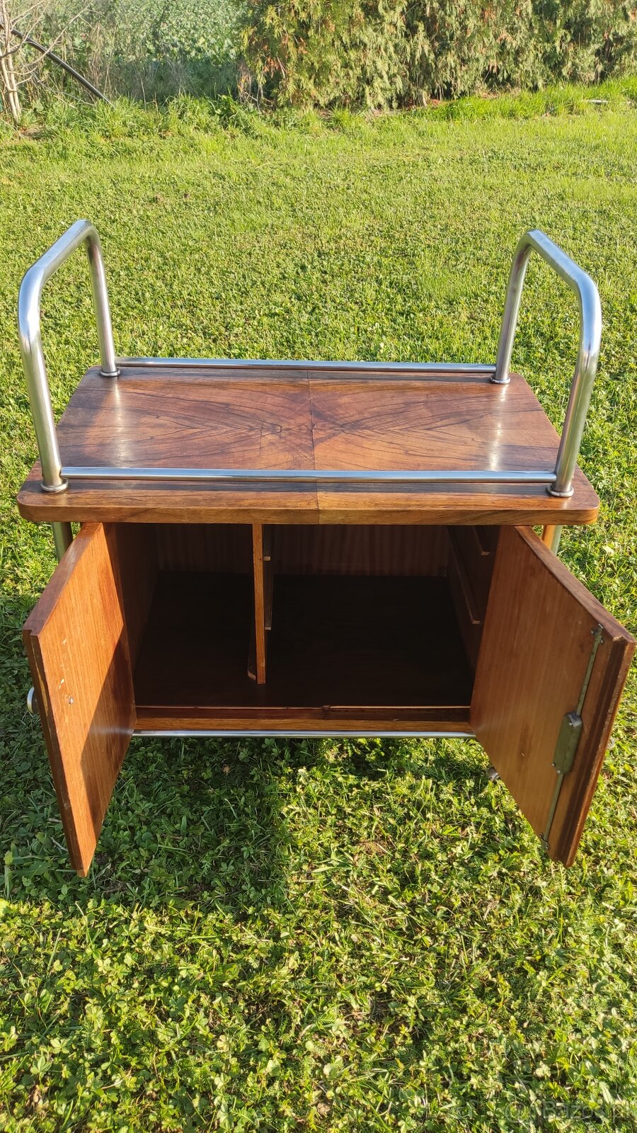 Chromový funkcionalistický servírovací stolek - 11