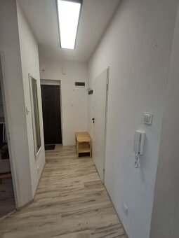 Mieszkanie o pow. 32.60m2, parter, umeblowane, Os. Dobrzec - 11