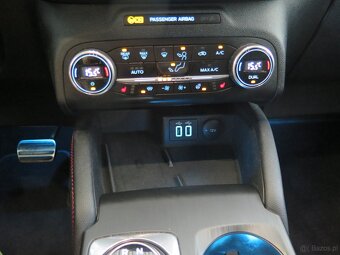 Ford Kuga 1.5TDCi,navi,360°,ST Line - 11