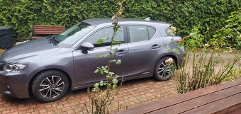 Lexus ct200h hybrid - 11