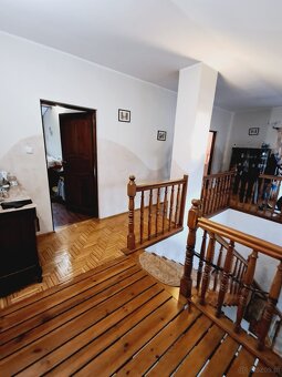 Dom parterowy z użyt. poddaszem o pow. 240 m2, działka 1700m - 11