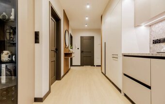 Mieszkanie o pow.50m2, VII p.,winda,  balkon,Podmiejska Nova - 11