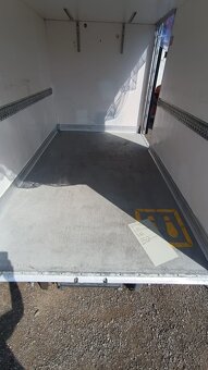 Kontener chłodniczy / Zabudowa chłodnicza / 6 Euro palet / K - 11