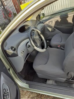 Toyota Yaris 1 - 11