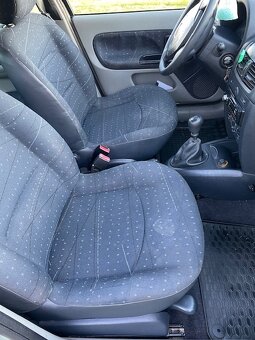 Sprzedam samochód RENAULT CLIO 2 z roku 2002  w stanie bardz - 11