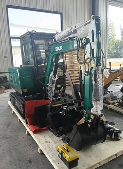 KOPARKA GĄSIENNICOWA 3,5T - 11