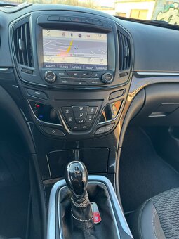 Opel Insignia 1,6 TDI - 11