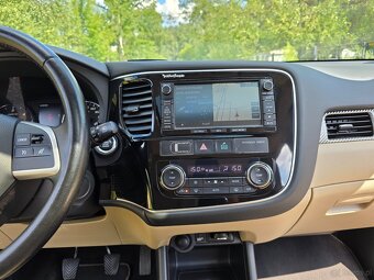 Mitsubishi Outlander 2.2 DI-D 4WD Instyle - 11