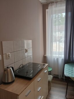 Kawalerka w centrum Cieplic - 11