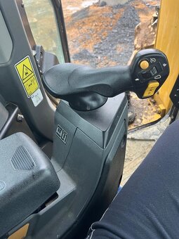 CAT D6XE - 11