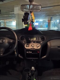 Sprzedam niezawodną i praktyczną Toyotę Yaris - 11