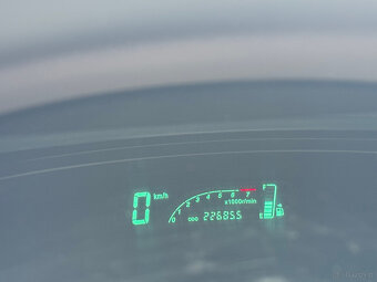 sprzedam Toyotę Yaris 2004 r. - 11