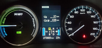 Outlander III 2.0 benzyna + Ev 4x4 Automat Led Xsenon Zamian - 11